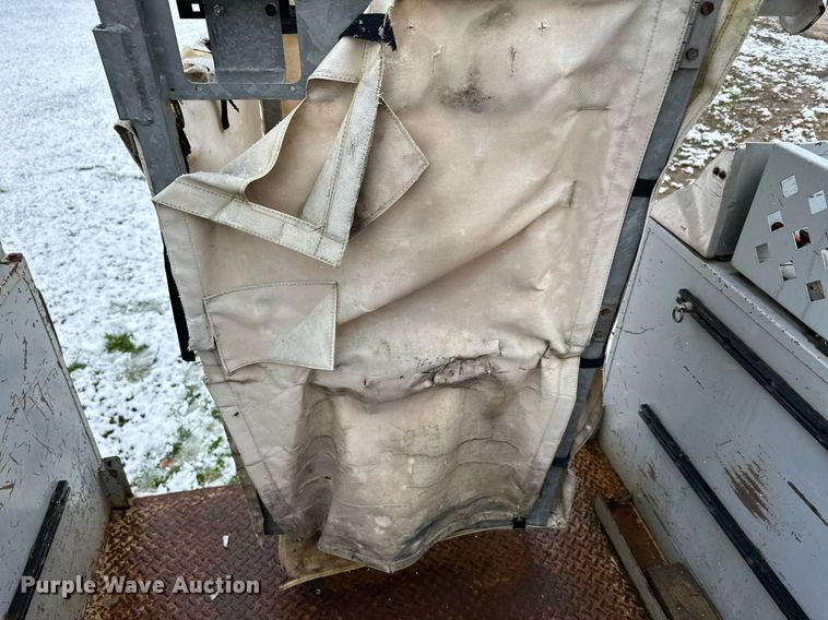 image for item MQ9524 2002 Ford F450 Super Duty  bucket truck