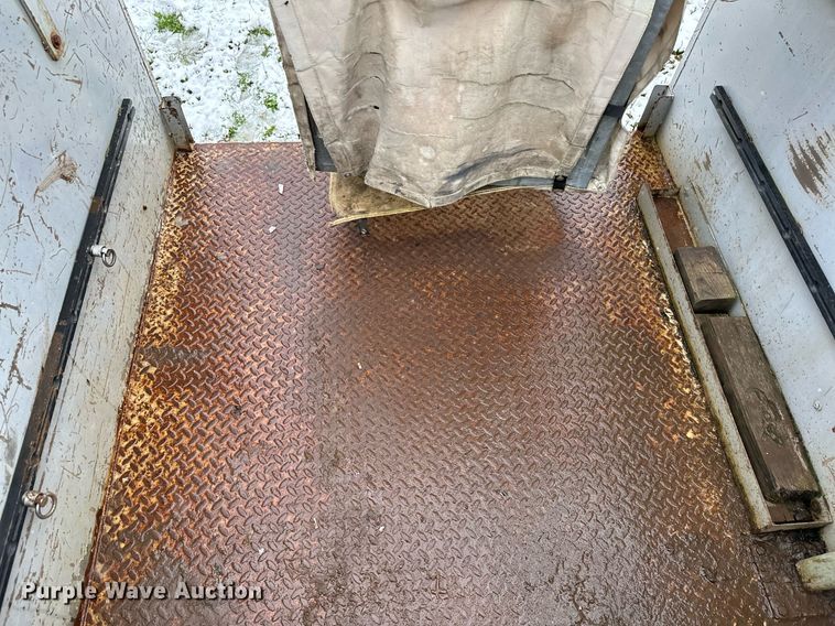 image for item MQ9524 2002 Ford F450 Super Duty  bucket truck