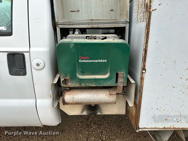 image for item MQ9524 2002 Ford F450 Super Duty  bucket truck