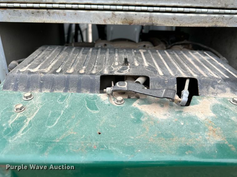 image for item MQ9524 2002 Ford F450 Super Duty  bucket truck