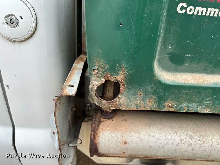 image for item MQ9524 2002 Ford F450 Super Duty  bucket truck