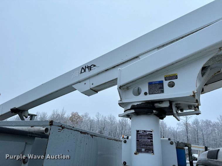 image for item MQ9524 2002 Ford F450 Super Duty  bucket truck