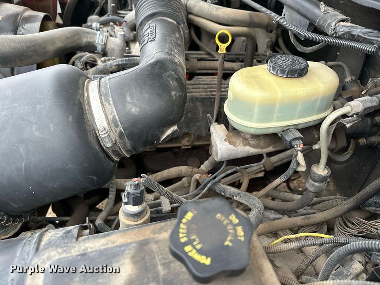 image for item MQ9524 2002 Ford F450 Super Duty  bucket truck