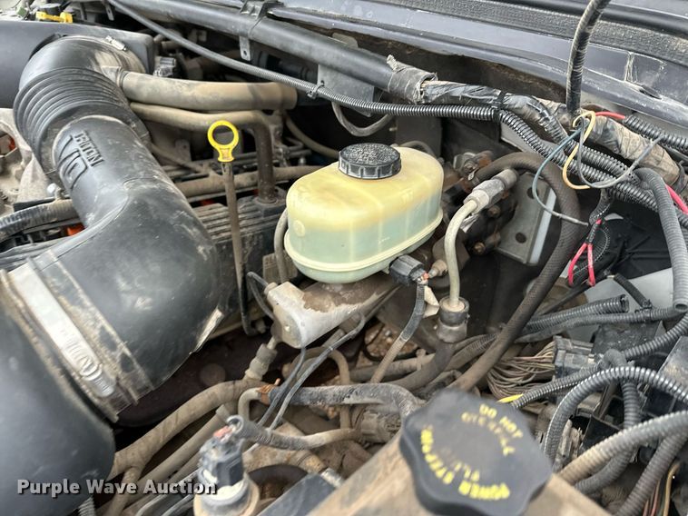 image for item MQ9524 2002 Ford F450 Super Duty  bucket truck