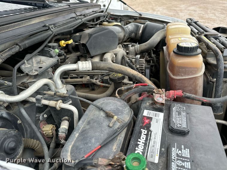 image for item MQ9524 2002 Ford F450 Super Duty  bucket truck