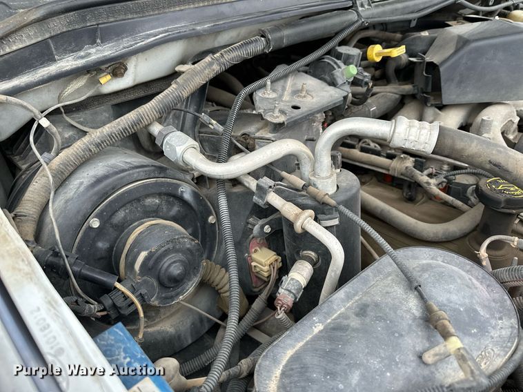 image for item MQ9524 2002 Ford F450 Super Duty  bucket truck