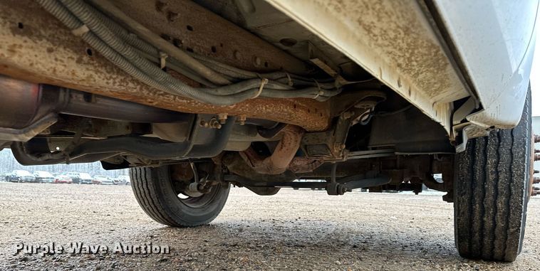 image for item MQ9524 2002 Ford F450 Super Duty  bucket truck