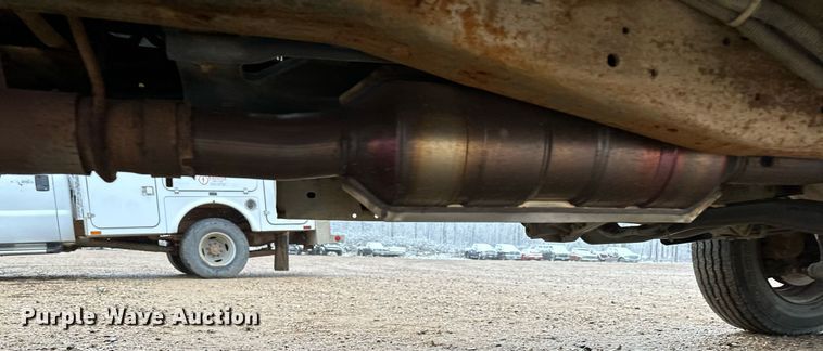 image for item MQ9524 2002 Ford F450 Super Duty  bucket truck