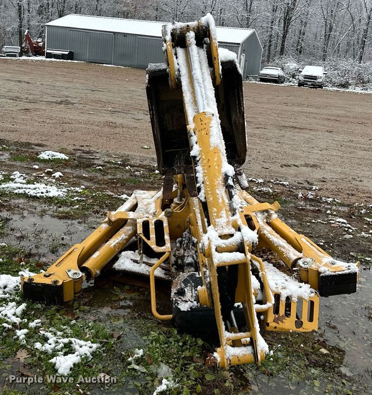 image for item MQ9525 2017 Vermeer B550  backhoe attachment