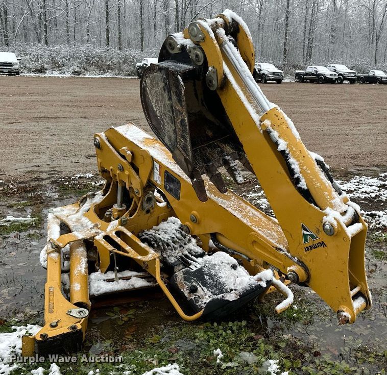 image for item MQ9525 2017 Vermeer B550  backhoe attachment