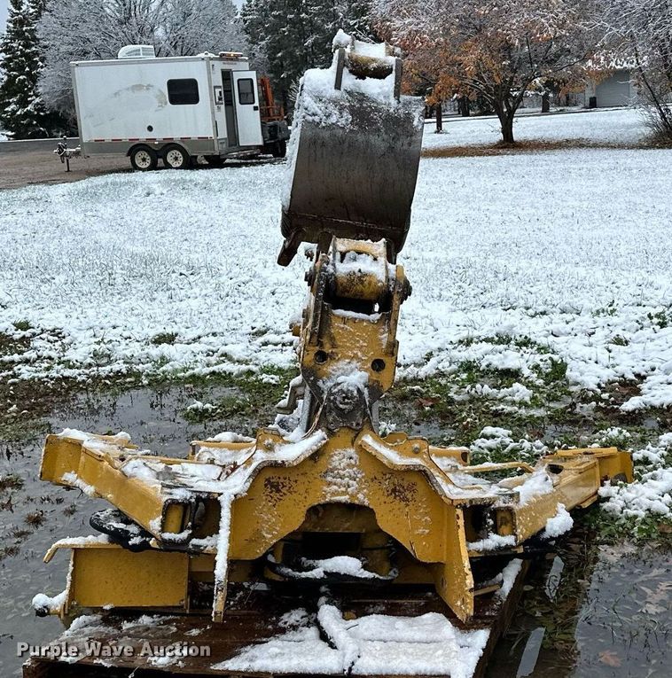 image for item MQ9525 2017 Vermeer B550  backhoe attachment