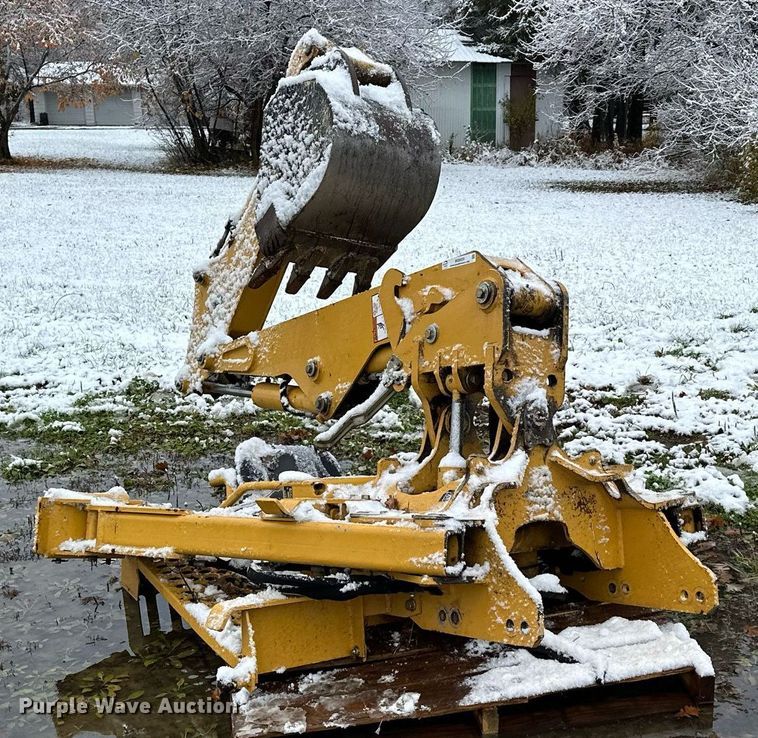 image for item MQ9525 2017 Vermeer B550  backhoe attachment