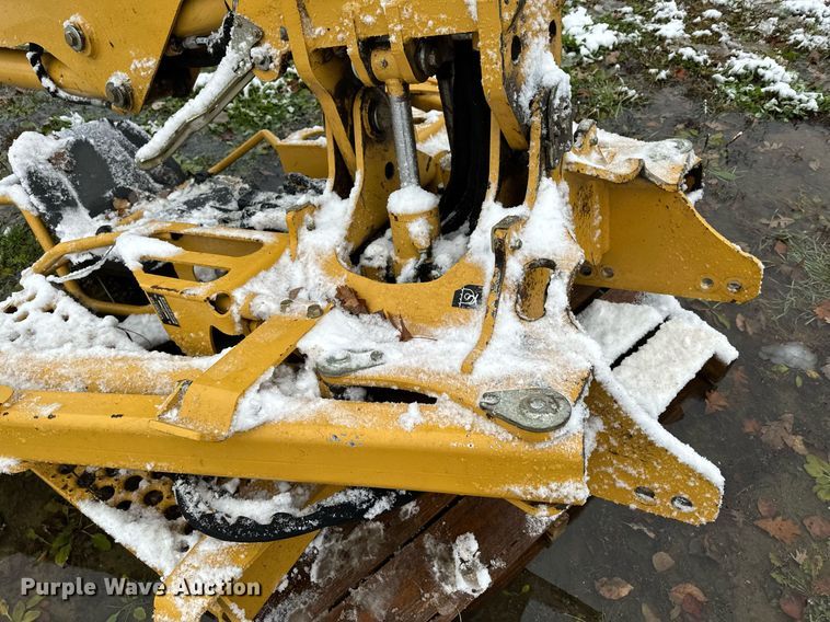 image for item MQ9525 2017 Vermeer B550  backhoe attachment