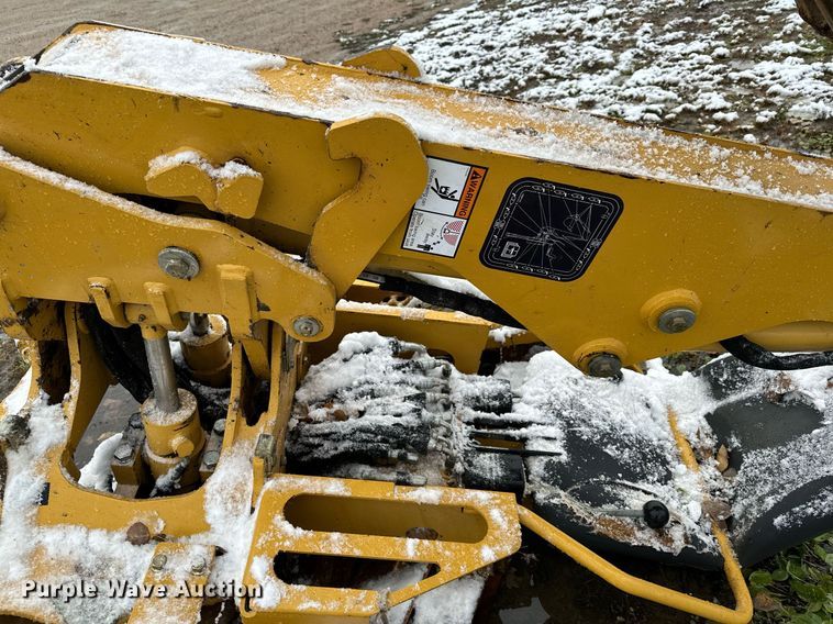 image for item MQ9525 2017 Vermeer B550  backhoe attachment