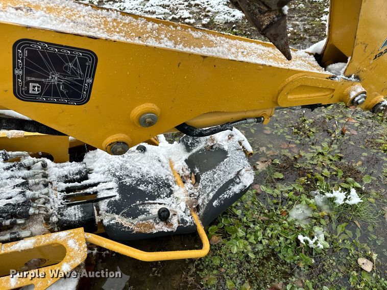 image for item MQ9525 2017 Vermeer B550  backhoe attachment