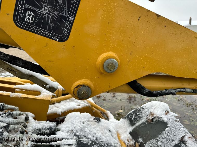 image for item MQ9525 2017 Vermeer B550  backhoe attachment