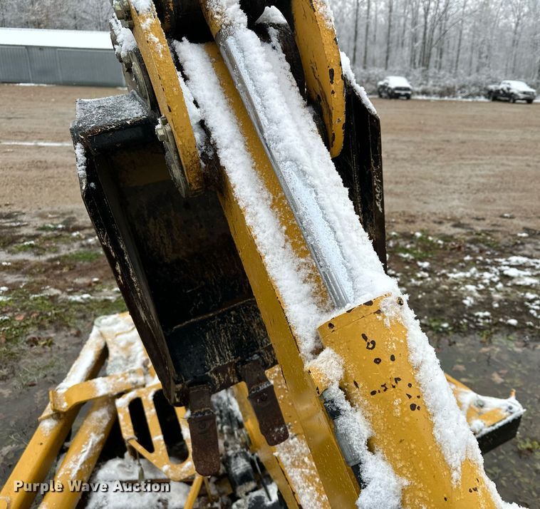 image for item MQ9525 2017 Vermeer B550  backhoe attachment