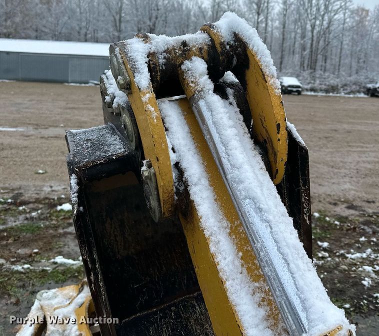 image for item MQ9525 2017 Vermeer B550  backhoe attachment