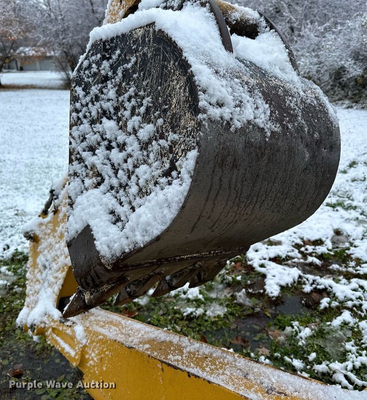 image for item MQ9525 2017 Vermeer B550  backhoe attachment