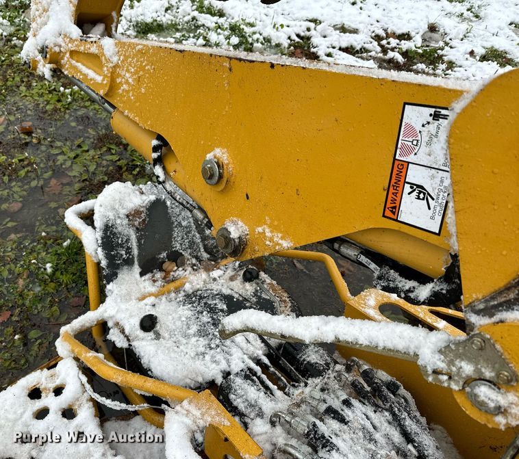 image for item MQ9525 2017 Vermeer B550  backhoe attachment