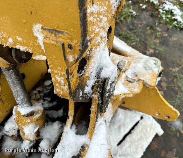 image for item MQ9525 2017 Vermeer B550  backhoe attachment