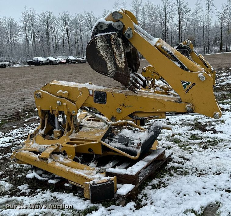 image for item MQ9526 2013 Vermeer B550  backhoe attachment