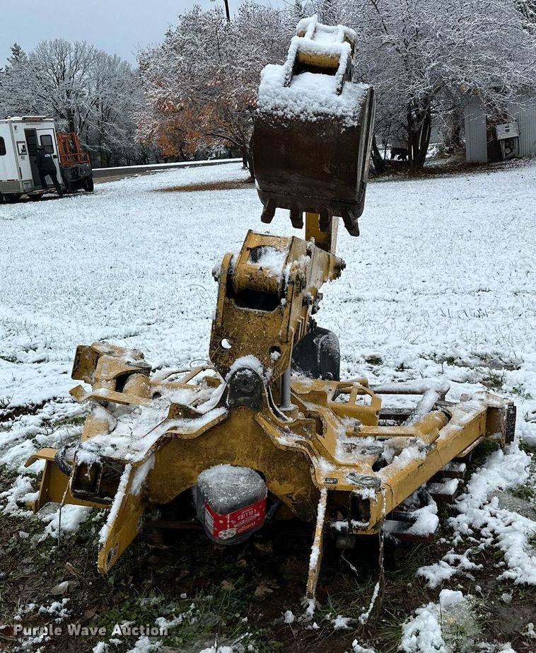 image for item MQ9526 2013 Vermeer B550  backhoe attachment