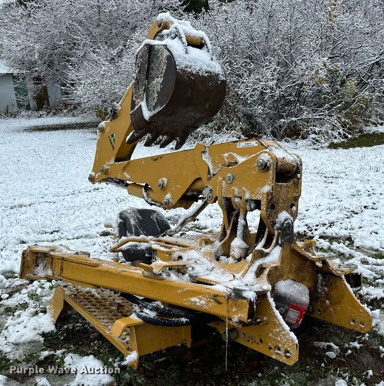 image for item MQ9526 2013 Vermeer B550  backhoe attachment