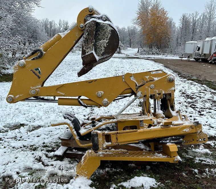 image for item MQ9526 2013 Vermeer B550  backhoe attachment