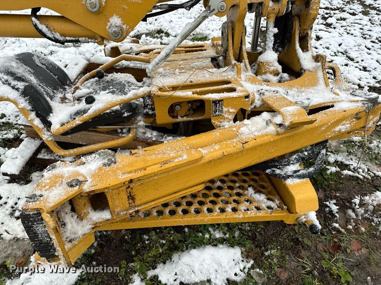 image for item MQ9526 2013 Vermeer B550  backhoe attachment