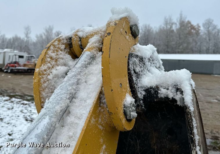image for item MQ9526 2013 Vermeer B550  backhoe attachment