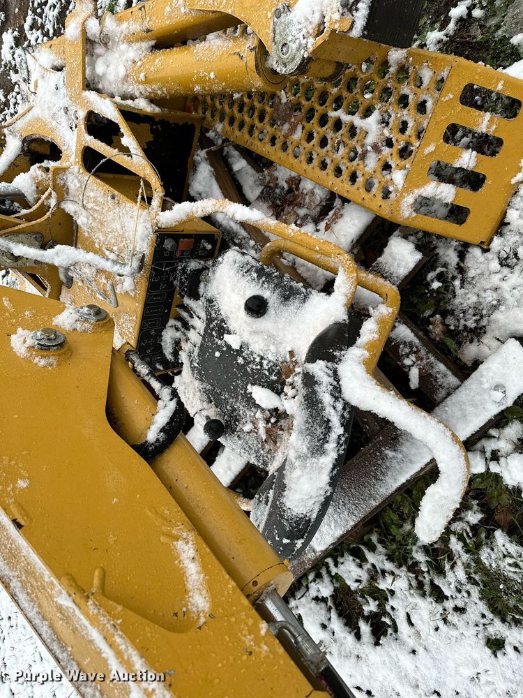 image for item MQ9526 2013 Vermeer B550  backhoe attachment