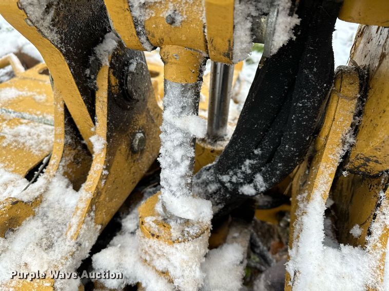 image for item MQ9526 2013 Vermeer B550  backhoe attachment