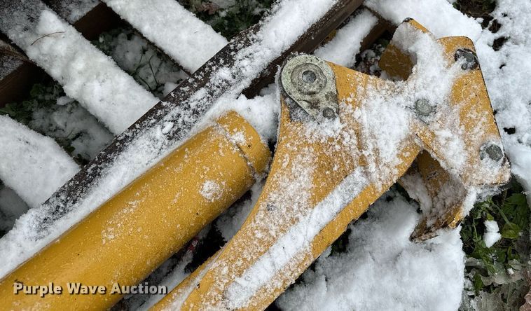 image for item MQ9526 2013 Vermeer B550  backhoe attachment