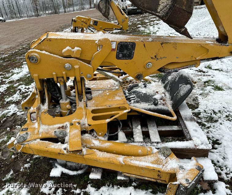 image for item MQ9526 2013 Vermeer B550  backhoe attachment