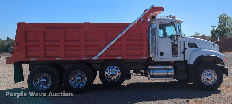 image for item MX9460 2005 Mack CV Granite  dump truck