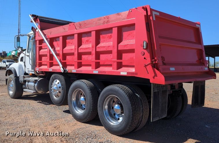 image for item MX9460 2005 Mack CV Granite  dump truck