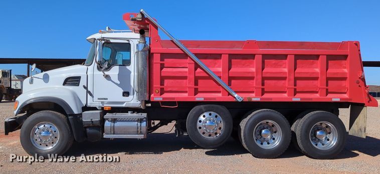 image for item MX9460 2005 Mack CV Granite  dump truck