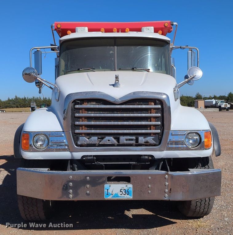 image for item MX9460 2005 Mack CV Granite  dump truck