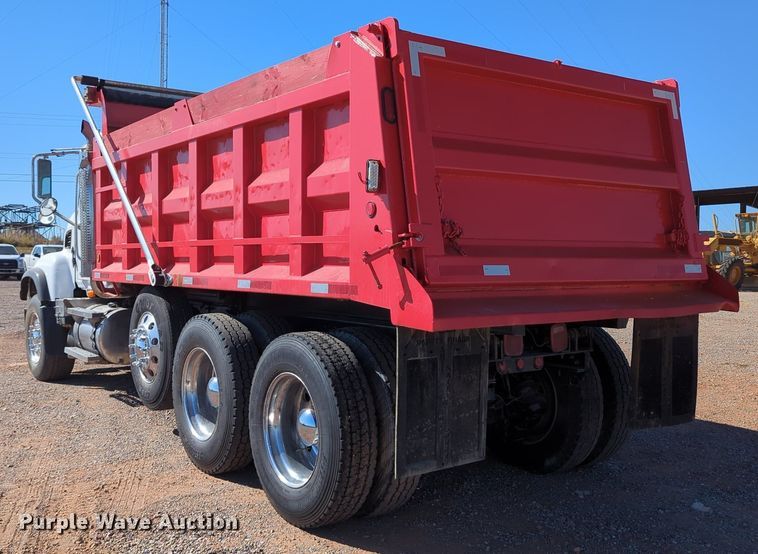 image for item MX9460 2005 Mack CV Granite  dump truck