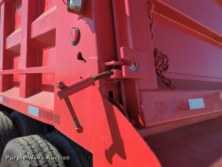 image for item MX9460 2005 Mack CV Granite  dump truck