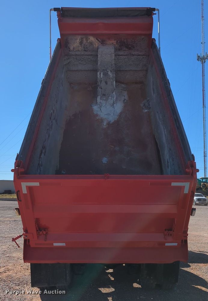 image for item MX9460 2005 Mack CV Granite  dump truck