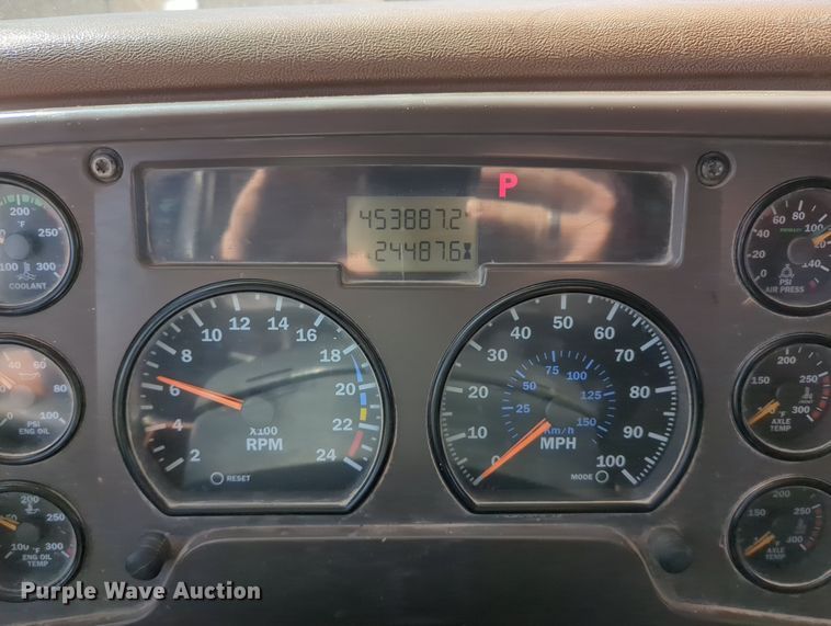 image for item MX9460 2005 Mack CV Granite  dump truck