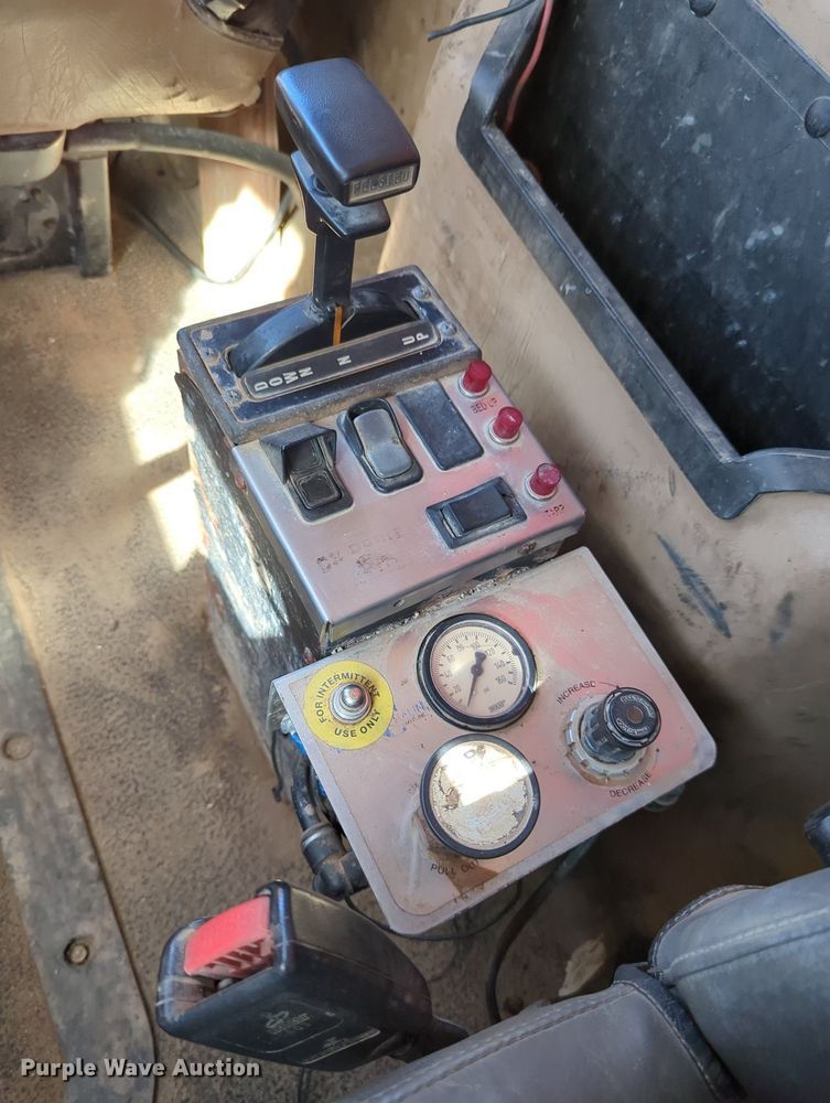 image for item MX9460 2005 Mack CV Granite  dump truck