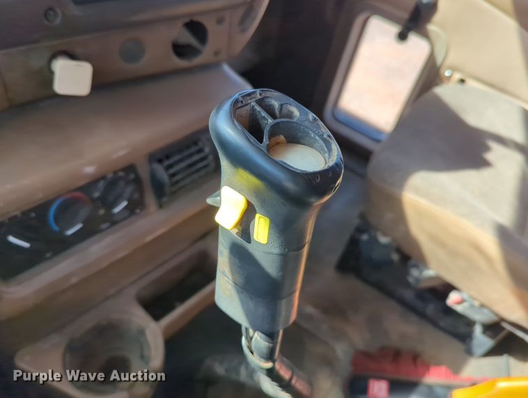 image for item MX9460 2005 Mack CV Granite  dump truck