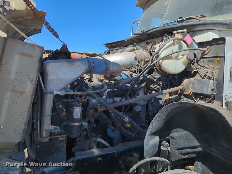 image for item MX9460 2005 Mack CV Granite  dump truck