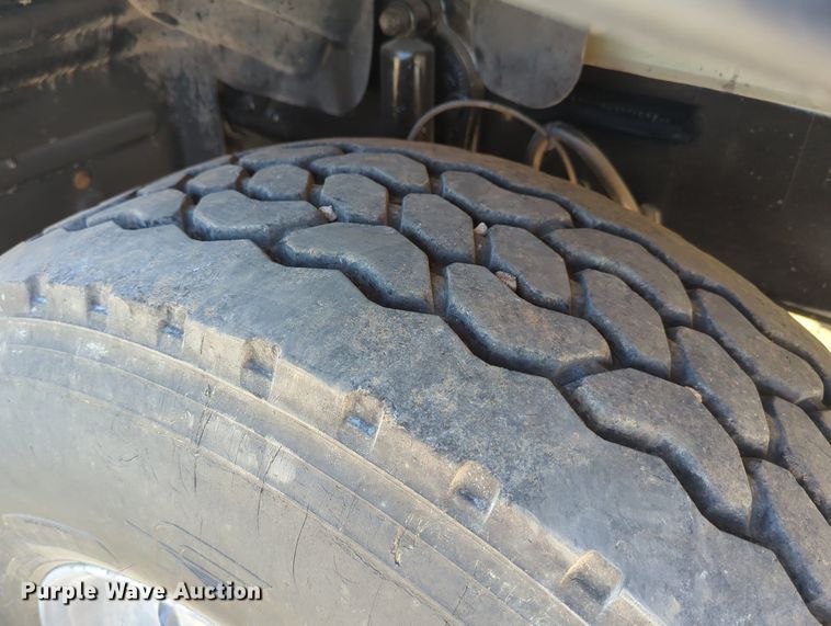 image for item MX9460 2005 Mack CV Granite  dump truck