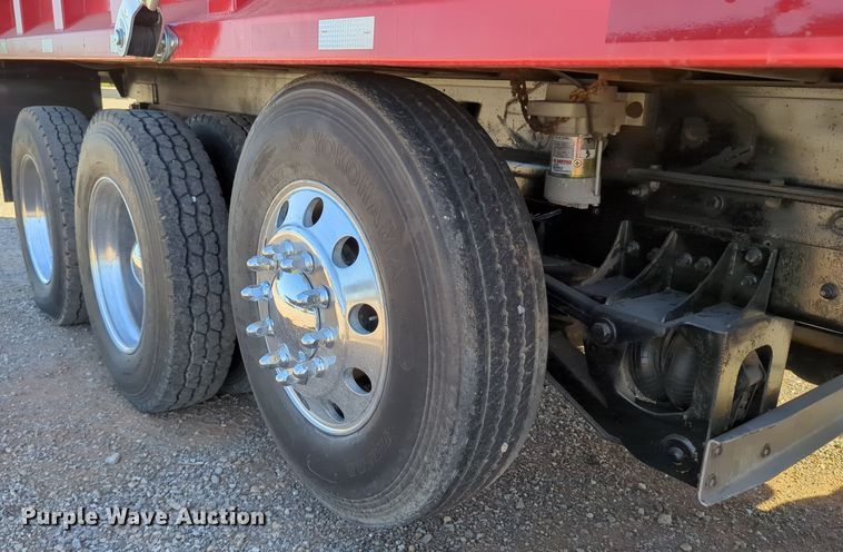 image for item MX9460 2005 Mack CV Granite  dump truck