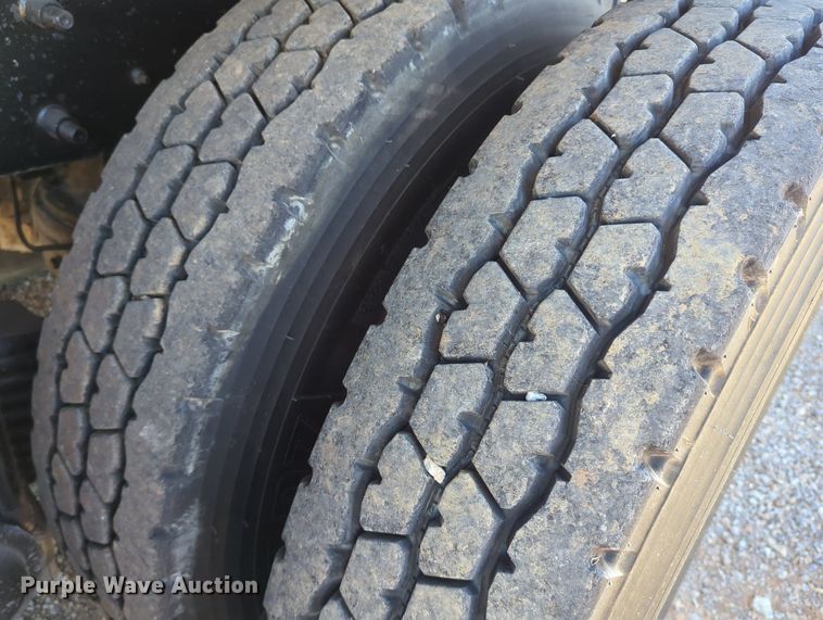 image for item MX9460 2005 Mack CV Granite  dump truck