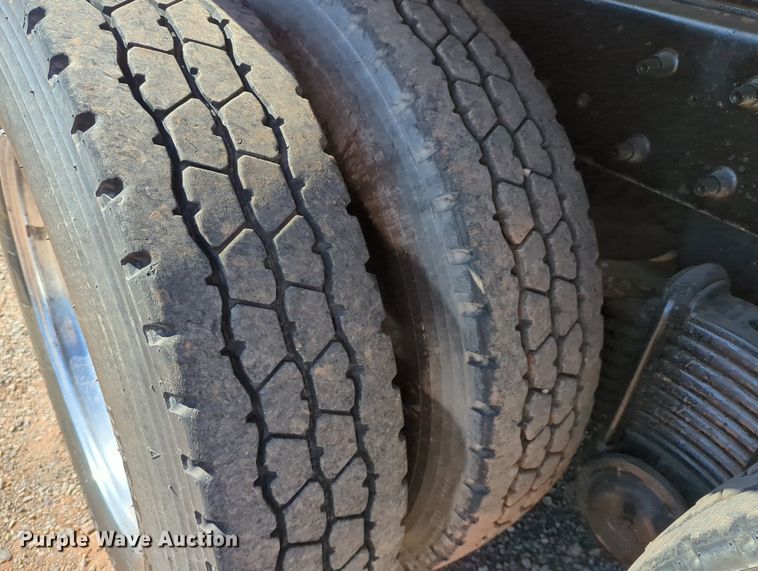 image for item MX9460 2005 Mack CV Granite  dump truck